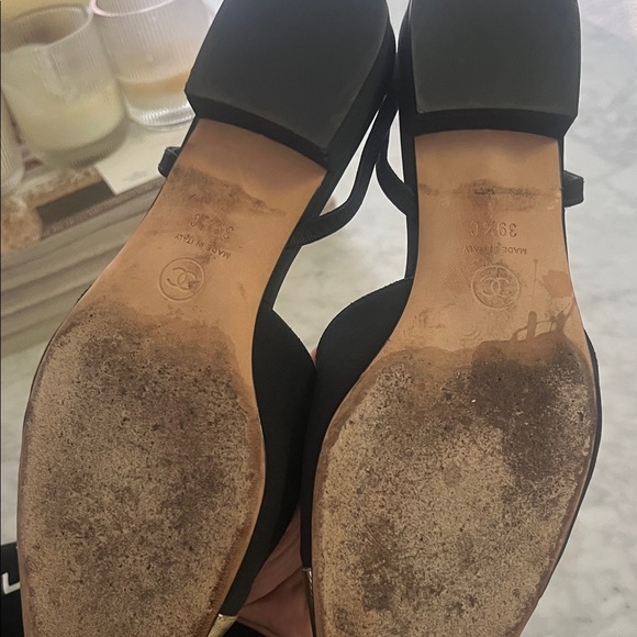 CHANEL Black and Gold Slingback Flats - Picture 5 of 7